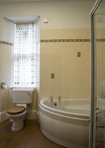 Cluny Bank Hotel