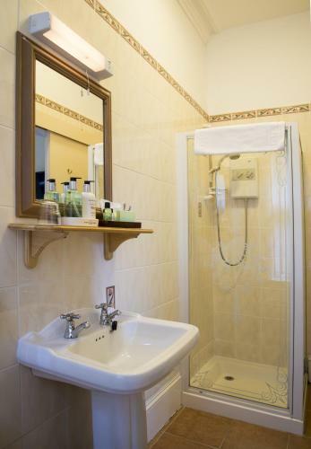 Cluny Bank Hotel