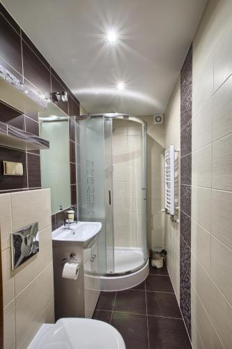 Bed & Breakfast Apartamenty I Pokoje W Willi Na Ubocy