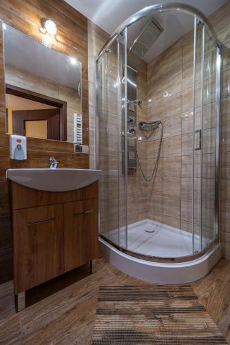 Bed & Breakfast Apartamenty I Pokoje W Willi Na Ubocy