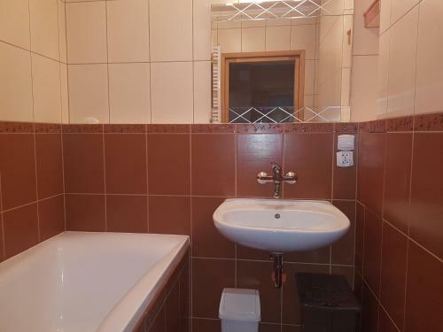 Samodzielny Apartament W Stroniu ?l?skim