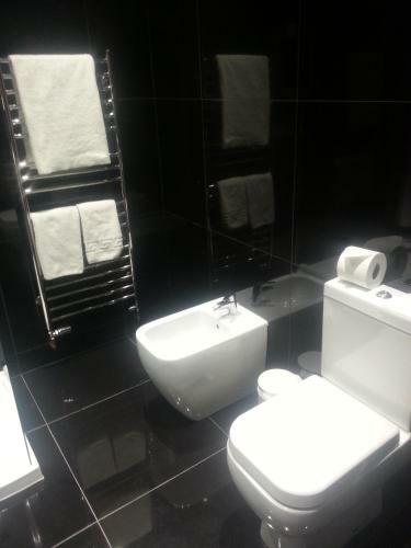 Santo's Higham Farm Hotel