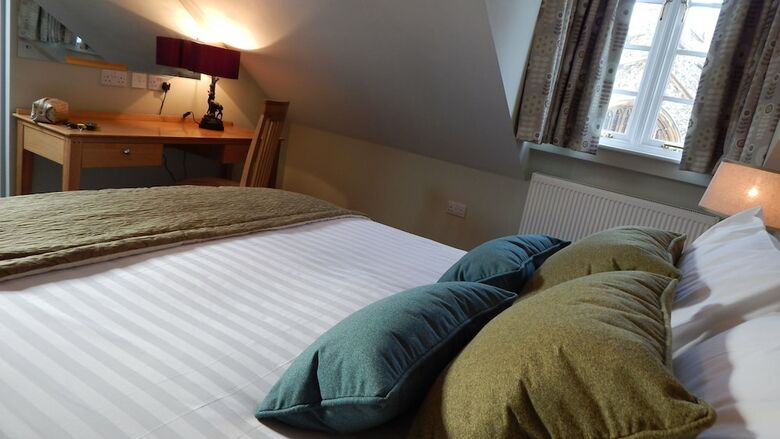 Hotel The George At Baldock
