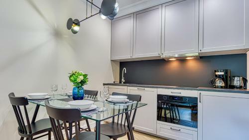 Apartamenty Centrum - Wyszy?skiego 9 - Royal Aparts