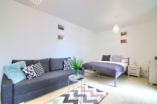 Apartments In - River House
