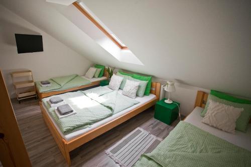 Hostel 33