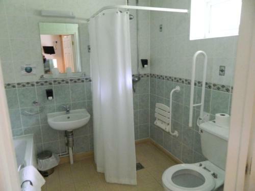 Cedars Hotel