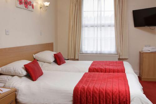 Cedars Hotel