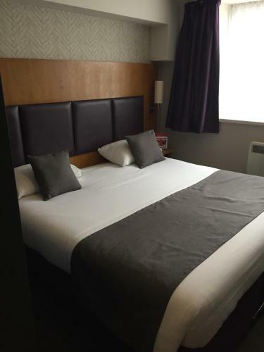 Hotel De Trafford By Greene King Inns