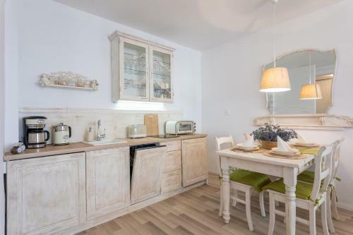Ambria Apartments V