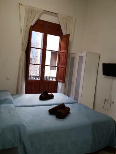 Hostal Plaza Redonda Brugada Home