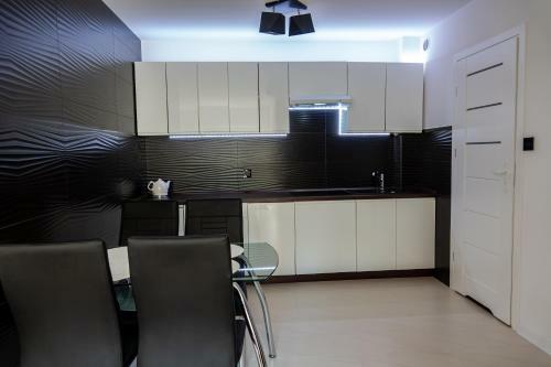Apartament Przy Parku Z Du?ym Tarasem ,prywatny Parking