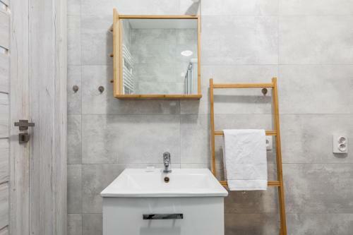 Apartamenty Legion�w 47 By Renters