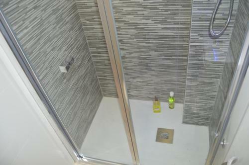 Cozy & Modern Apartment Next To Metro A. Guimer�