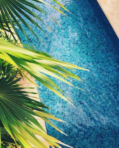 The White Apartment: Luxury, Beach And Design
