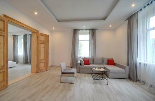 Fridays Apartments