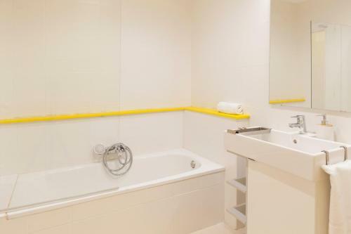 Apartment In The Quart Towers