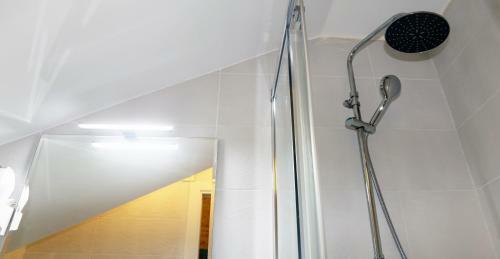 Apartamento Loft Independiente Con Piscina Compartida En Centro De Valencia