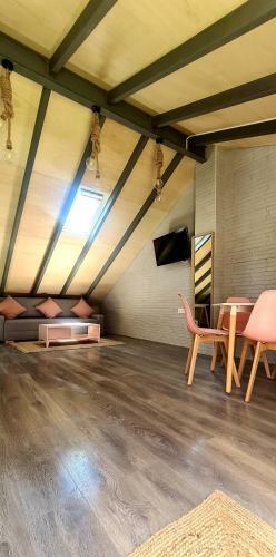 Apartamento Loft Independiente Con Piscina Compartida En Centro De Valencia