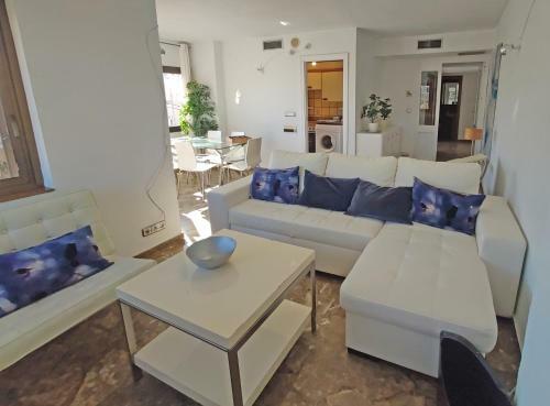 Sunny Apartment With Fantastic Terrace Views!