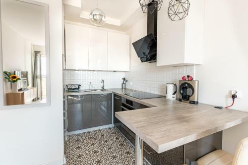 Crossroads Apartment