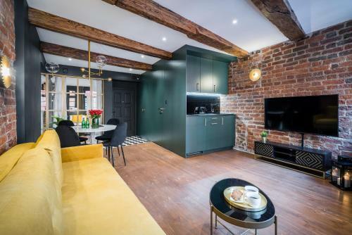 1555 Apartment III