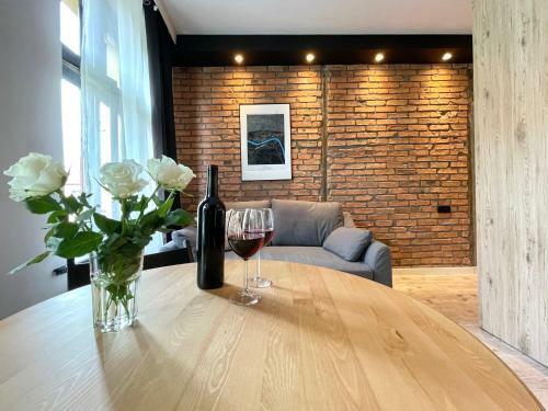 Copernicus Street Apartment - Twin Peaks