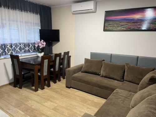 Apartamento Eldom-noclegi, Kolejowa 15 W?growiec