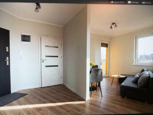 Apartament ?rednia 15 II Pi?tro W?growiec