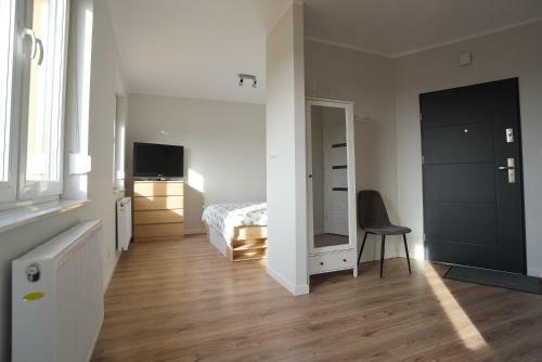 Apartament ?rednia 15 II Pi?tro W?growiec