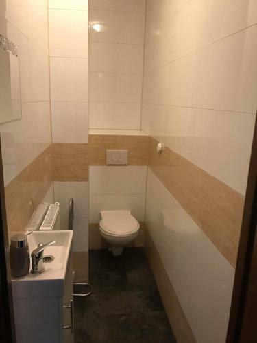 Albergue Centrum Noclegi W?growiec