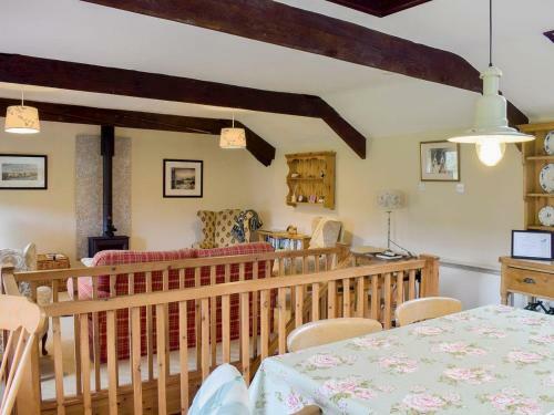 5 Swallowholm Cottages
