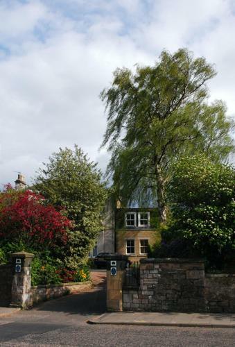 Hostal Rathan House - Guesthouse At Eskbank