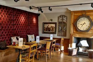 Best Western Three Swans Hotel