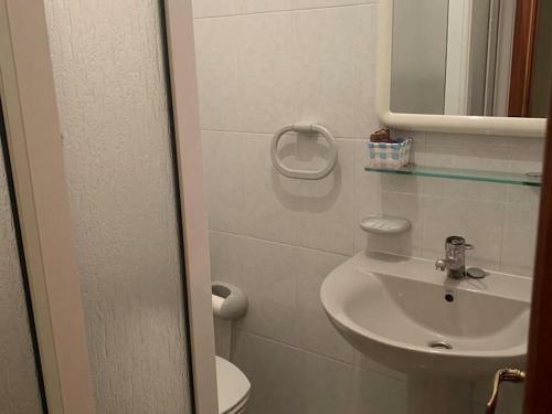 Room In Guest Room - Hostal Restaurante Seoane
