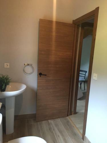 Casita Junto Al R�o Deva