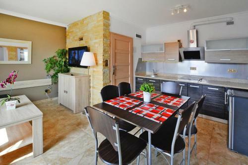 Apartments Home, Wicie