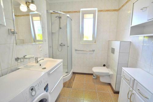 Holiday Home, Wicie