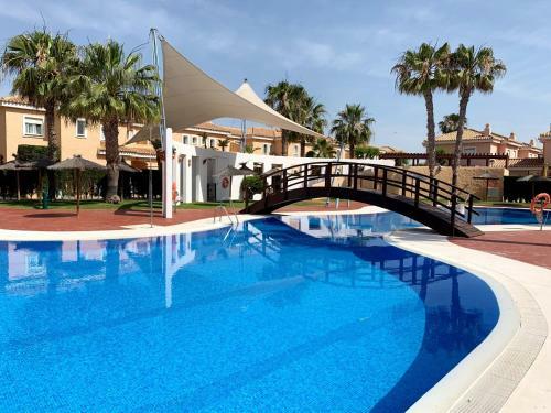 Apartamento Marinas Sol - Tu Hogar Con Jard�n Privado!