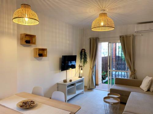 Apartamento Marinas Sol - Tu Hogar Con Jard�n Privado!