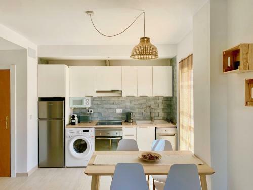 Apartamento Marinas Sol - Tu Hogar Con Jard�n Privado!