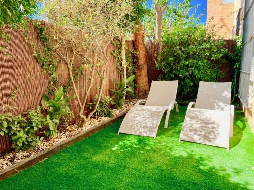 Apartamento Marinas Sol - Tu Hogar Con Jard�n Privado!