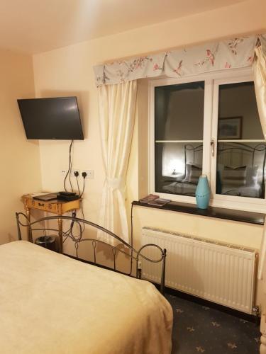 Dolbrodmaeth Riverside Hotel