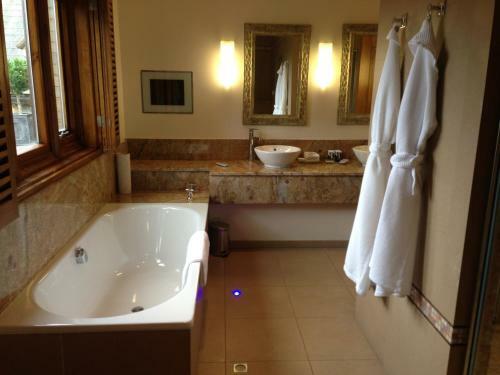 Hotel South Lodge