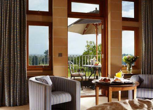 Hotel South Lodge