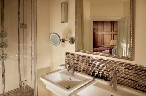 Hotel South Lodge