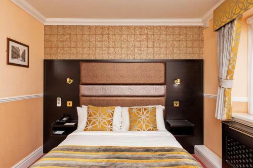 Rogerthorpe Manor Hotel