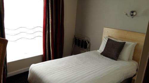 Waterfront Lodge Hotel