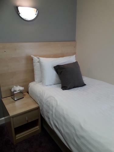 Waterfront Lodge Hotel