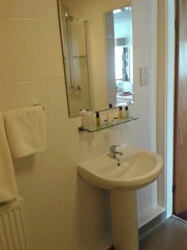 Waterfront Lodge Hotel